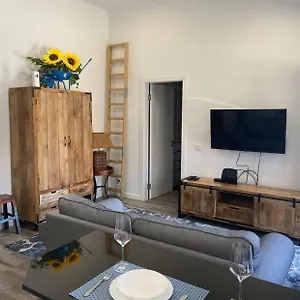 https://casa-do-chinelo-azul.hotels-lisbon-portugal.com